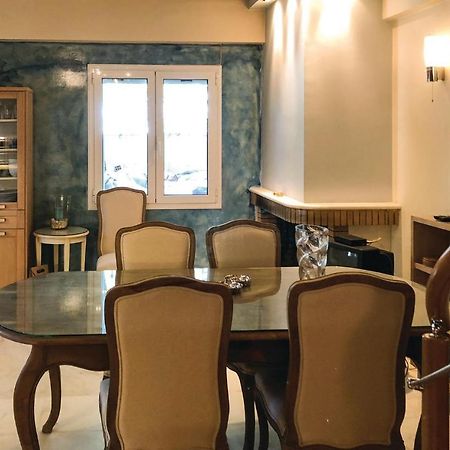 Amazing Home In Artemida With Kitchen Zewnętrze zdjęcie