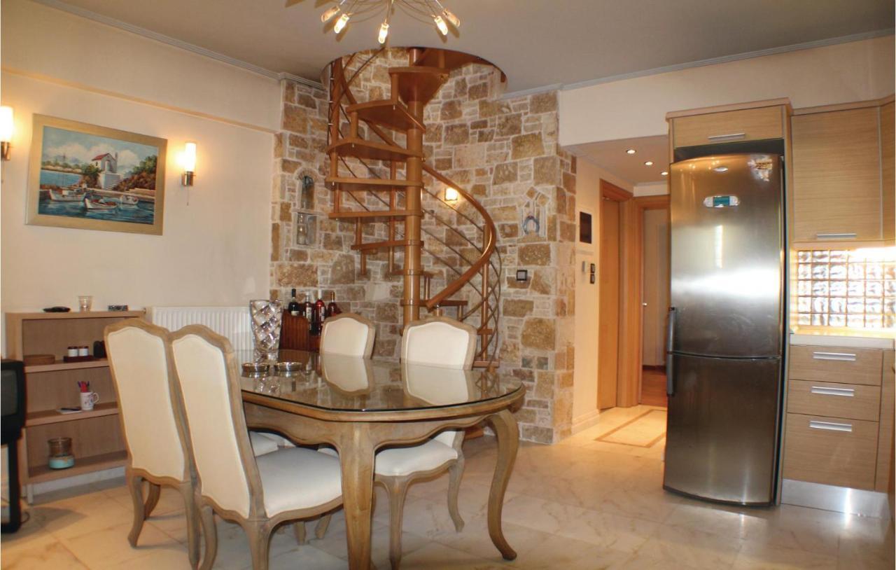 Amazing Home In Artemida With Kitchen Zewnętrze zdjęcie
