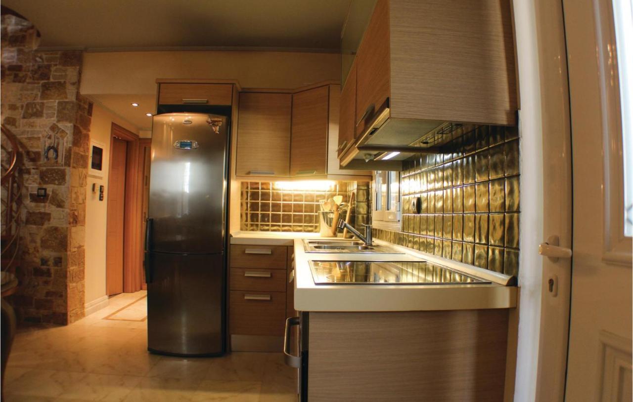 Amazing Home In Artemida With Kitchen Zewnętrze zdjęcie