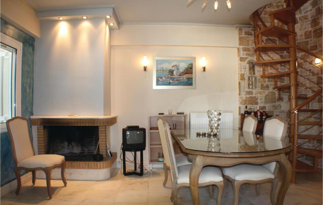 Amazing Home In Artemida With Kitchen Zewnętrze zdjęcie